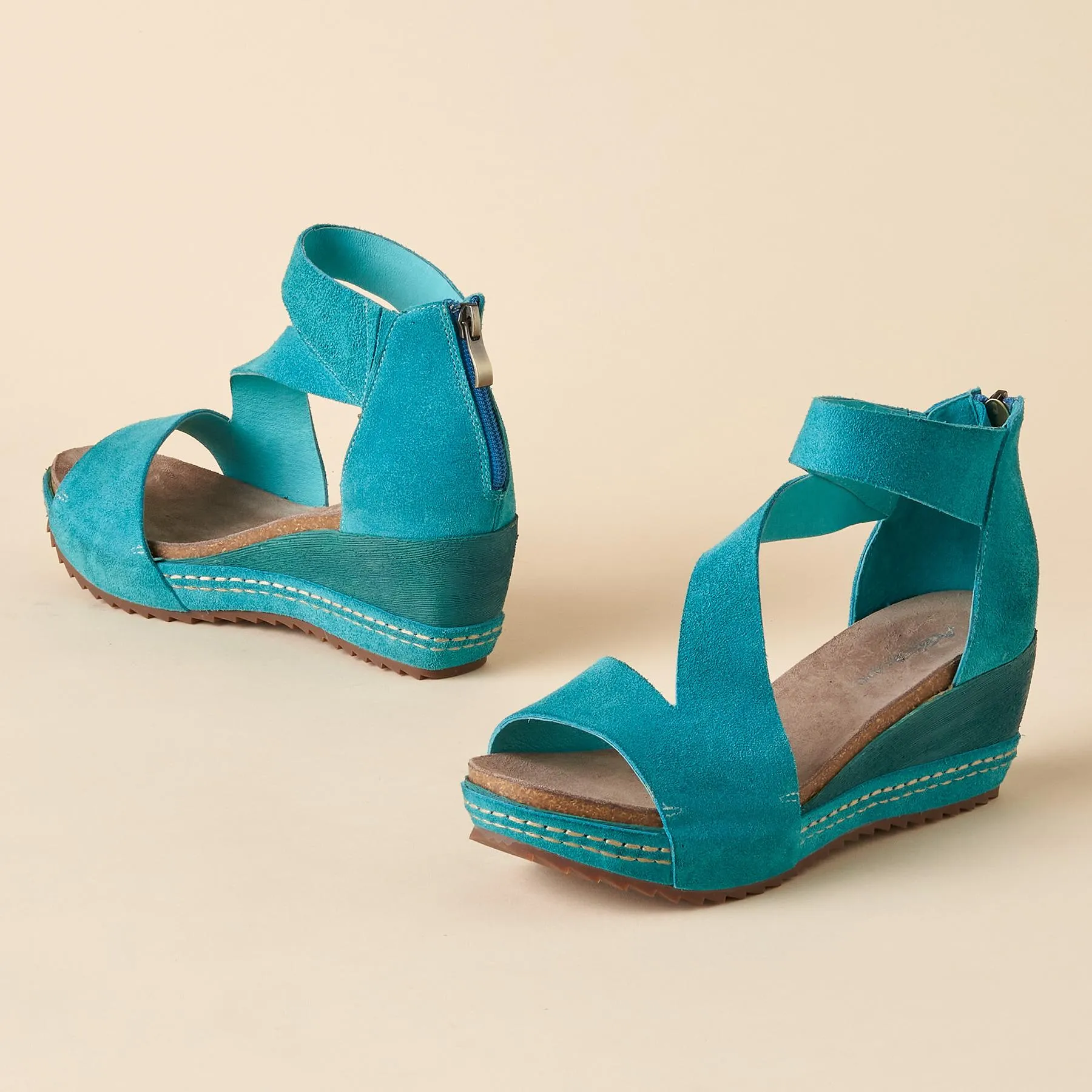 Davi Wedge Sandals