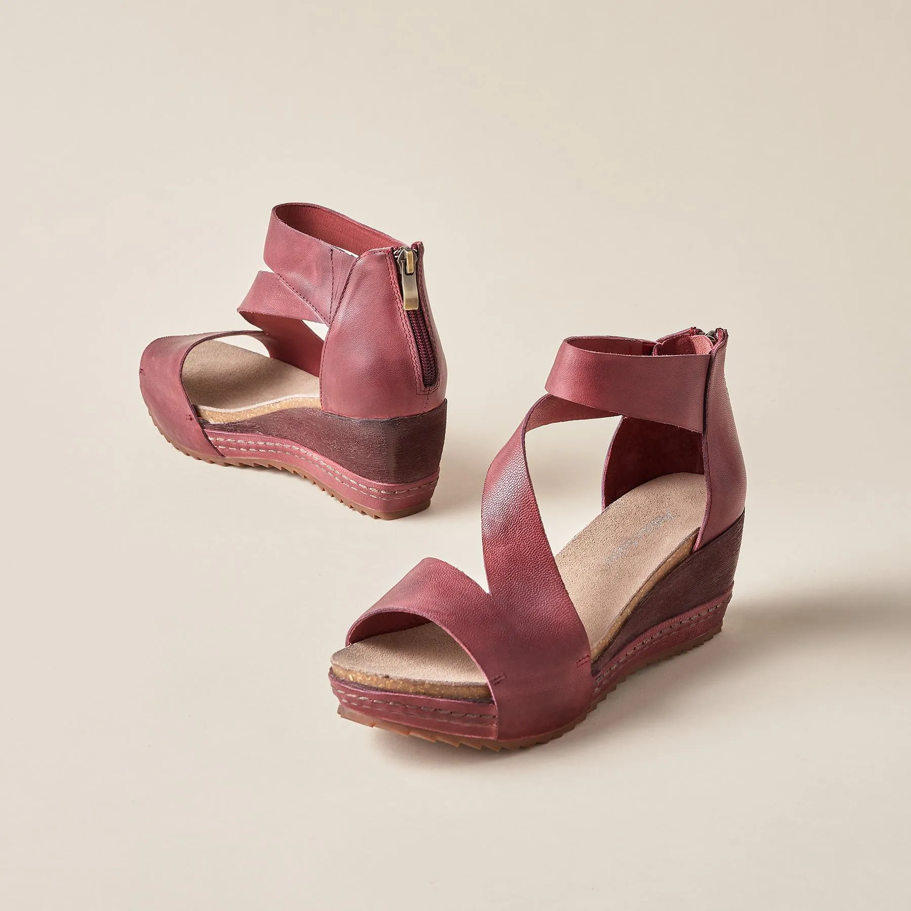 Davi Wedge Sandals