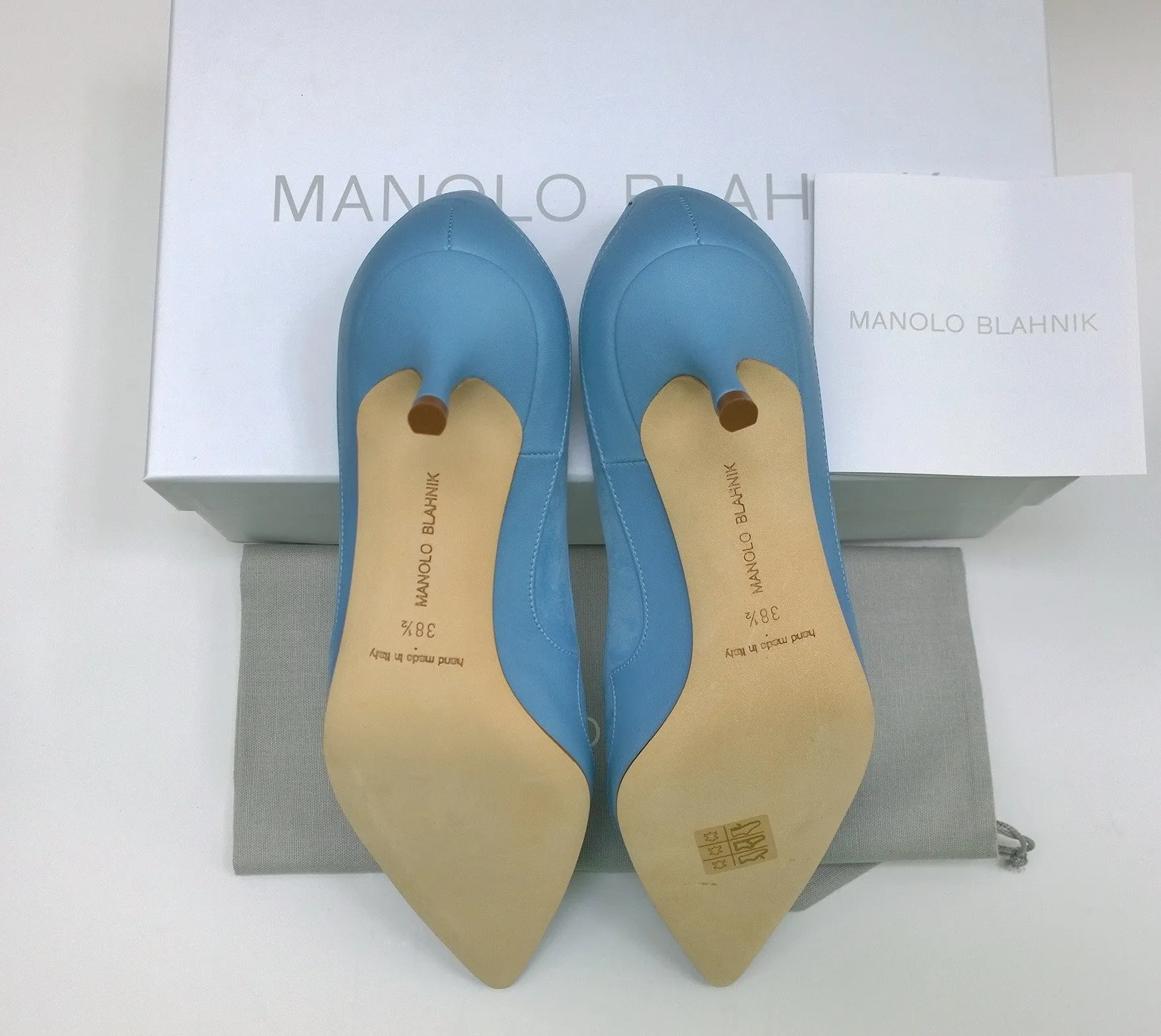 Manolo Blahnik Axidiaso 50 Light Blue Leather and Suede Kitten Heels