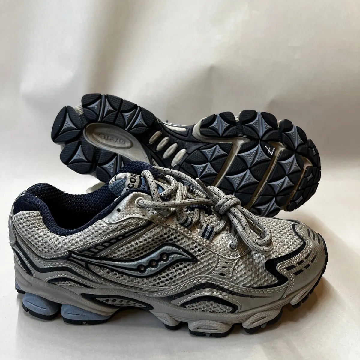 Women's Saucony Grid •Ramble TR-Original• Trail Running  Silver/Blue-Preowned