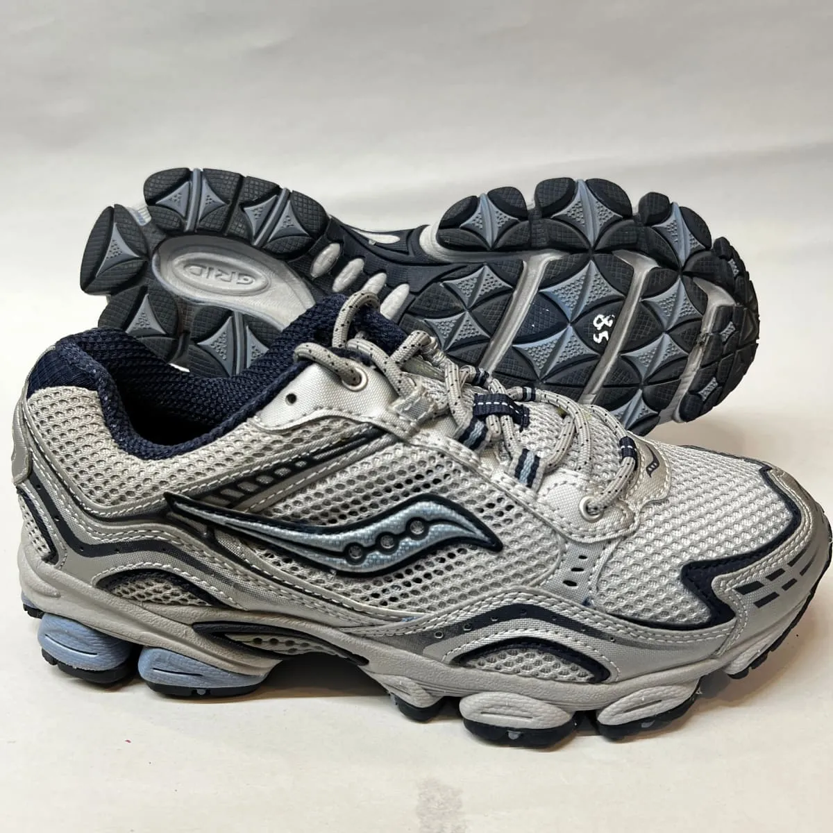 Women's Saucony Grid •Ramble TR-Original• Trail Running  Silver/Blue-Preowned